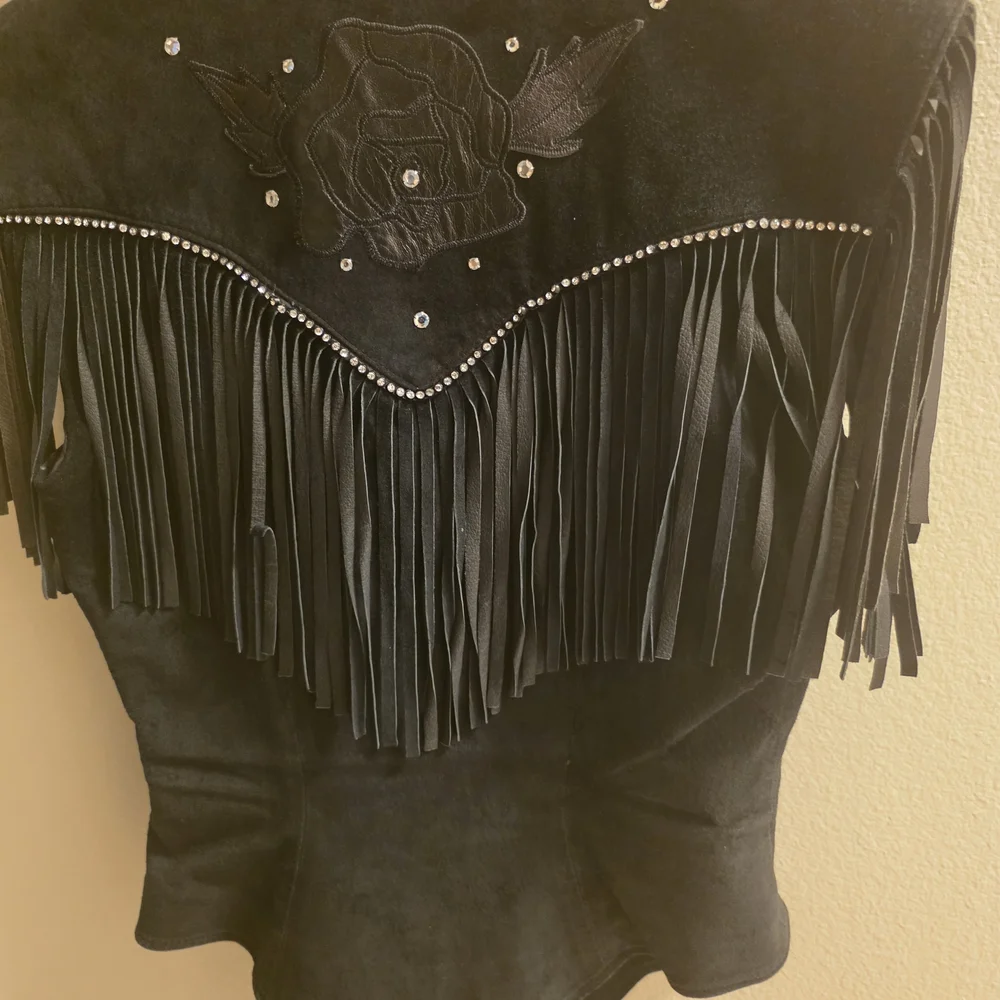 Lillie Rubin Black Fringe Vest - Picture 2 of 8